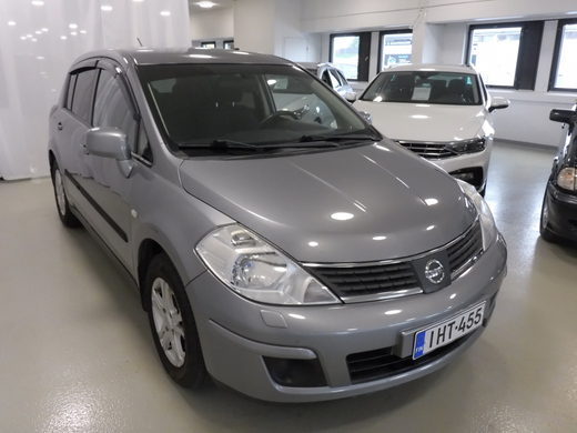 Nissan Tiida vaihtoauto