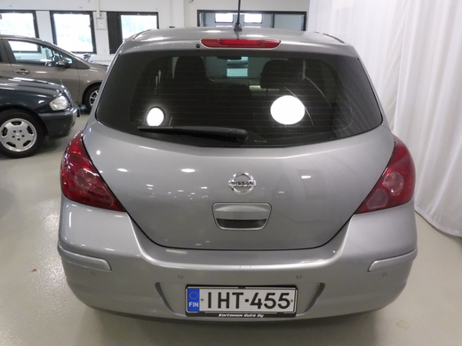 Nissan Tiida vaihtoauto