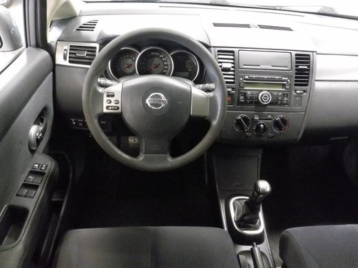 Nissan Tiida vaihtoauto