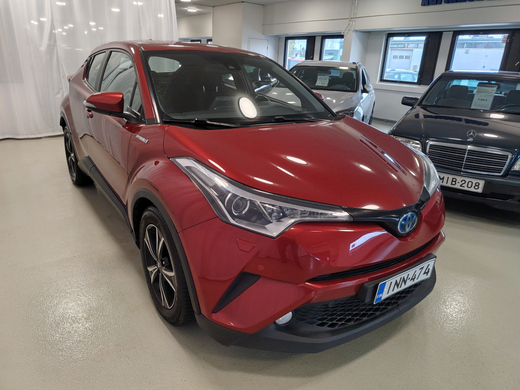 Toyota C-HR vaihtoauto