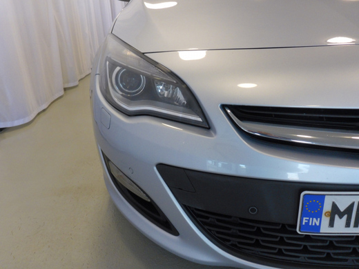 Opel Astra vaihtoauto