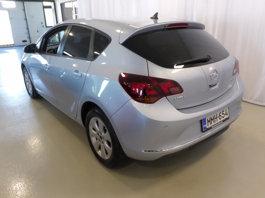 Opel Astra vaihtoauto