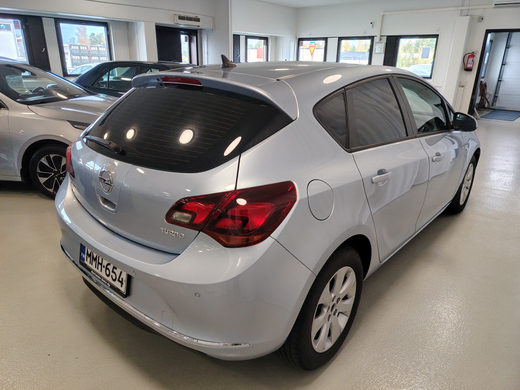 Opel Astra vaihtoauto