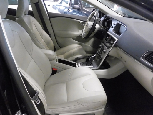 Volvo V40 Cross Country vaihtoauto