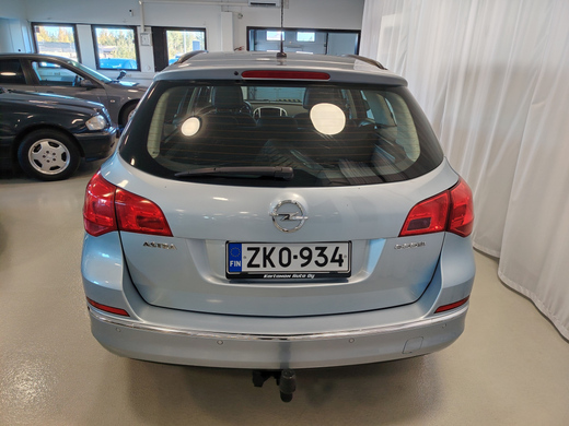 Opel Astra vaihtoauto