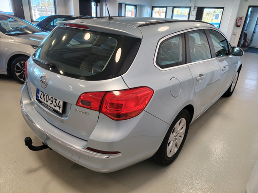 Opel Astra vaihtoauto