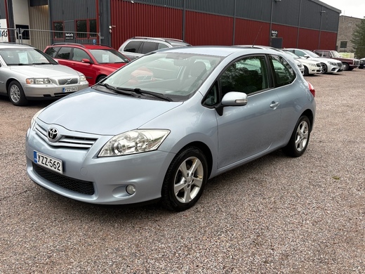 Toyota Auris vaihtoauto