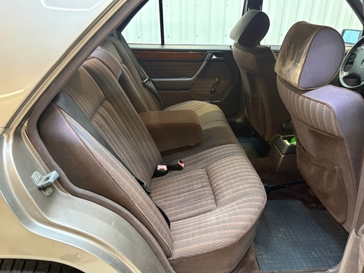 Mercedes-Benz 200 vaihtoauto