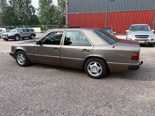 Mercedes-Benz 200 vaihtoauto