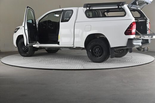 Toyota Hilux vaihtoauto