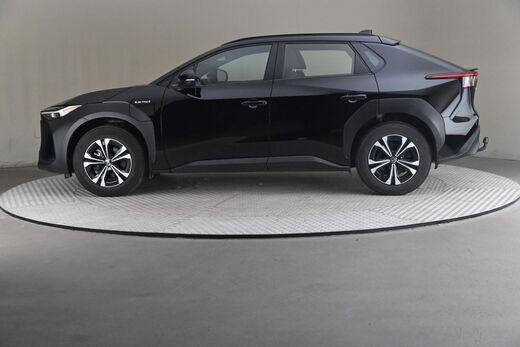 Toyota bZ4X vaihtoauto