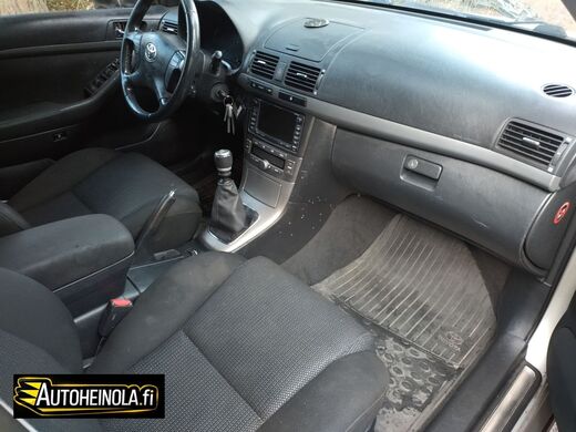 Toyota Avensis vaihtoauto