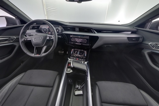 Audi Q8 e-tron vaihtoauto