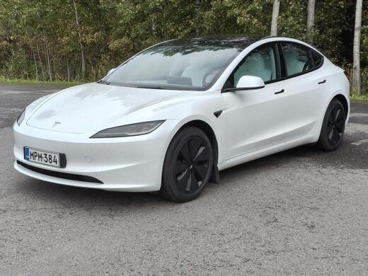 Tesla Model 3 vaihtoauto