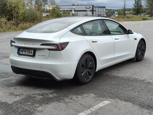 Tesla Model 3 vaihtoauto