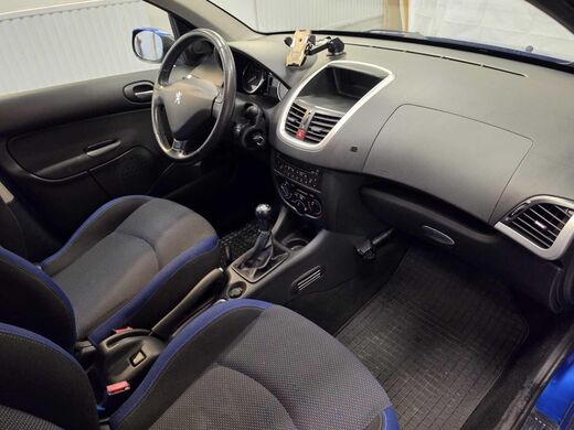 Peugeot 206 + vaihtoauto