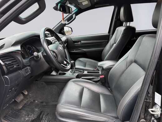 Toyota Hilux vaihtoauto