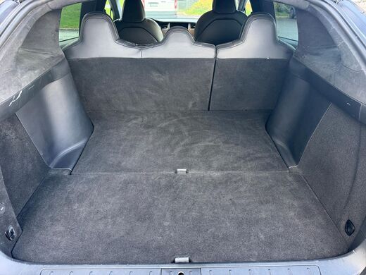 Tesla Model X vaihtoauto