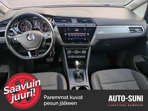 Volkswagen Touran vaihtoauto