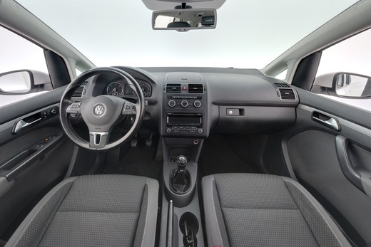 Volkswagen Touran vaihtoauto