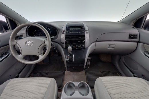 Toyota Sienna vaihtoauto