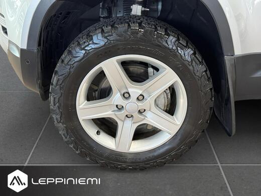 Land Rover Defender vaihtoauto