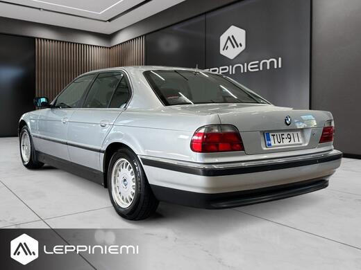 BMW 735 vaihtoauto