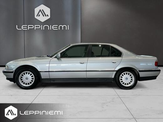 BMW 735 vaihtoauto