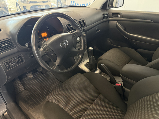 Toyota Avensis vaihtoauto