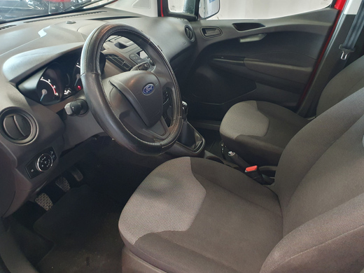 Ford Tourneo Courier vaihtoauto