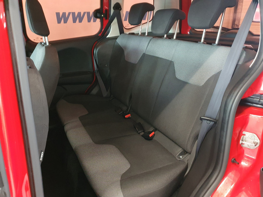 Ford Tourneo Courier vaihtoauto