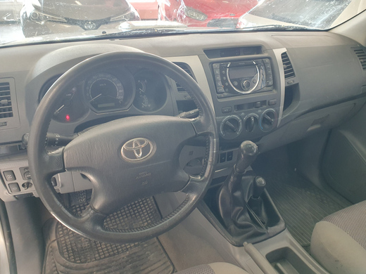 Toyota Hilux vaihtoauto