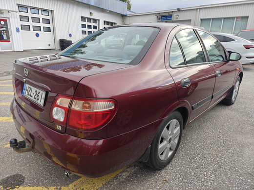 Nissan Almera vaihtoauto