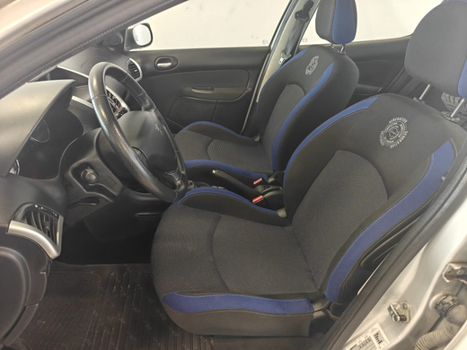 Peugeot 206 + vaihtoauto