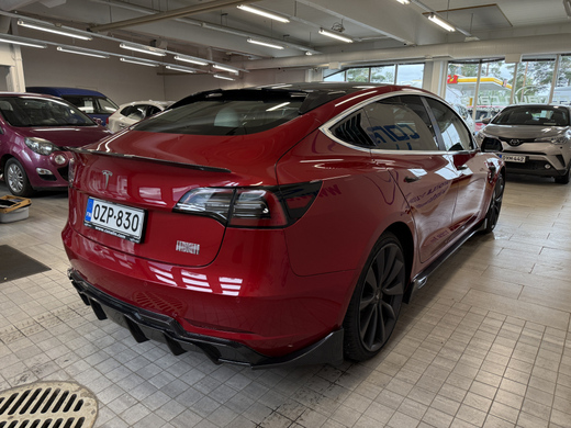 Tesla Model 3 vaihtoauto