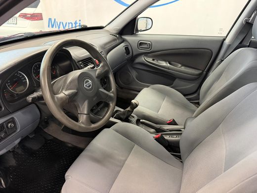 Nissan Almera vaihtoauto
