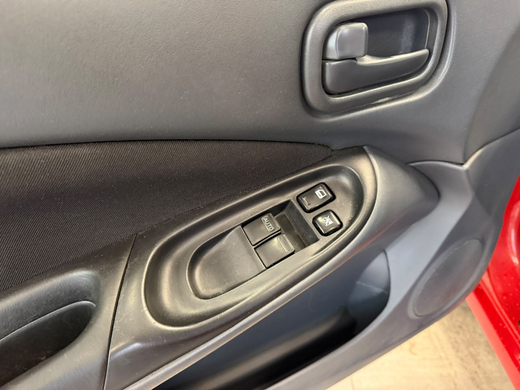 Nissan Almera vaihtoauto