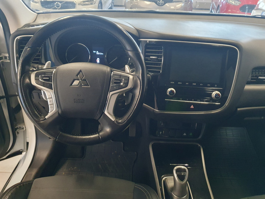 Mitsubishi Outlander vaihtoauto