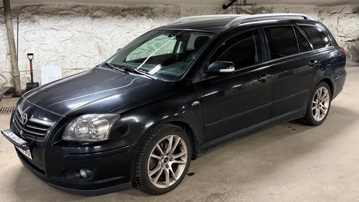 Toyota Avensis vaihtoauto