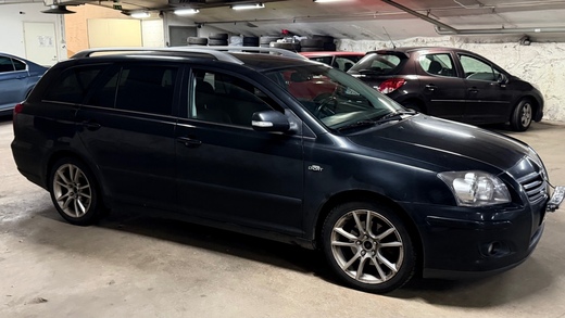 Toyota Avensis vaihtoauto