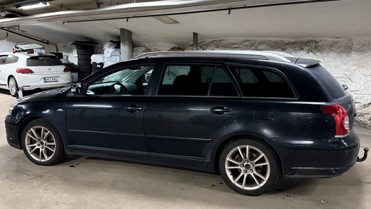 Toyota Avensis vaihtoauto