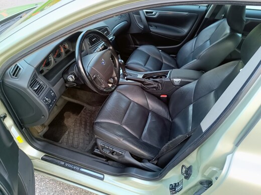 Volvo V70 vaihtoauto
