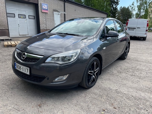 Opel Astra vaihtoauto