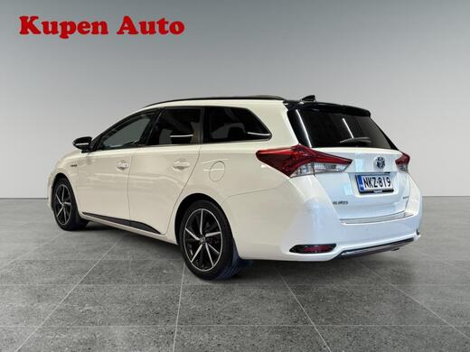 Toyota Auris vaihtoauto
