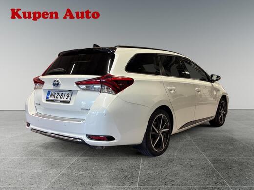 Toyota Auris vaihtoauto