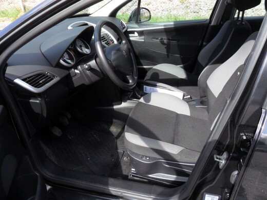 Peugeot 207 vaihtoauto