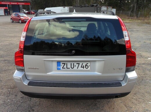 Volvo V70 vaihtoauto