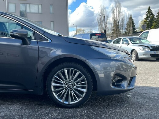 Toyota Avensis vaihtoauto