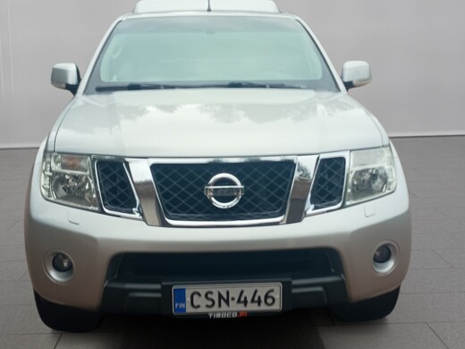Nissan Navara vaihtoauto