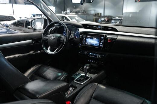 Toyota Hilux vaihtoauto